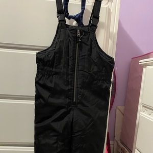 Snowsuit size 4t from Carters NWOT